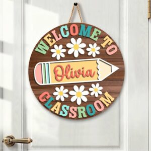 Personalized Welcome To Classroom Door Sign Dark Wood Teacher Name Sign Custom Wooden Pencil Decor With Daisy Flowers Teacher Gift